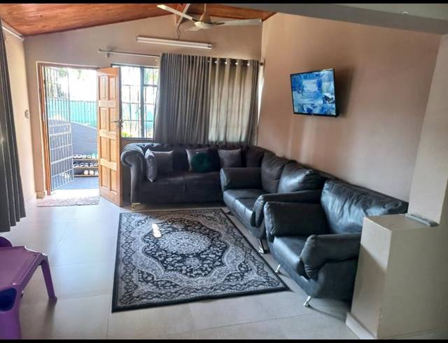 4 BEDROOM HOUSE FOR SALE IN FAUNA PARK